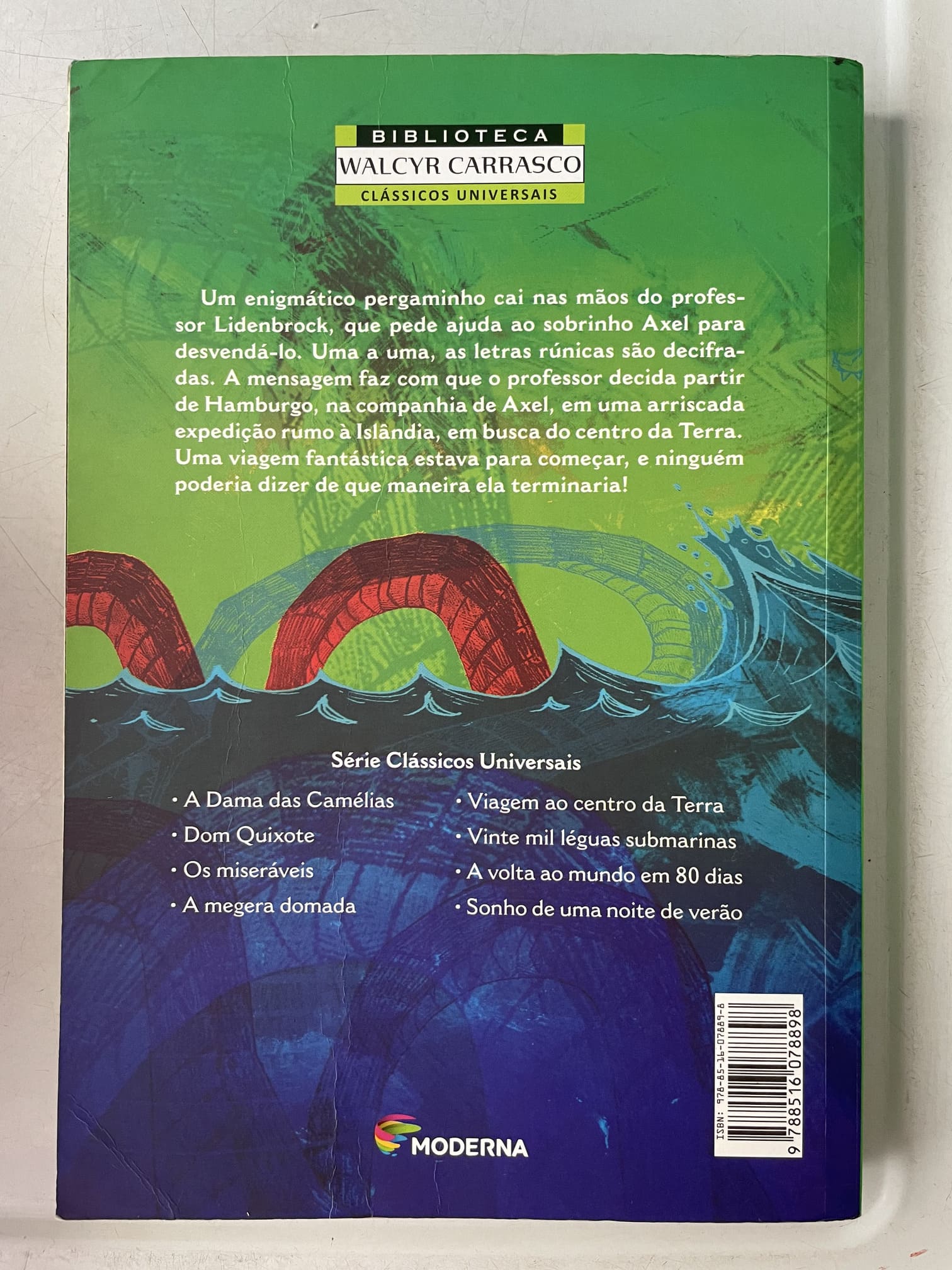 Viagem ao Centro da Terra - Série Clássicos Universais - Carrasco, Walcyr