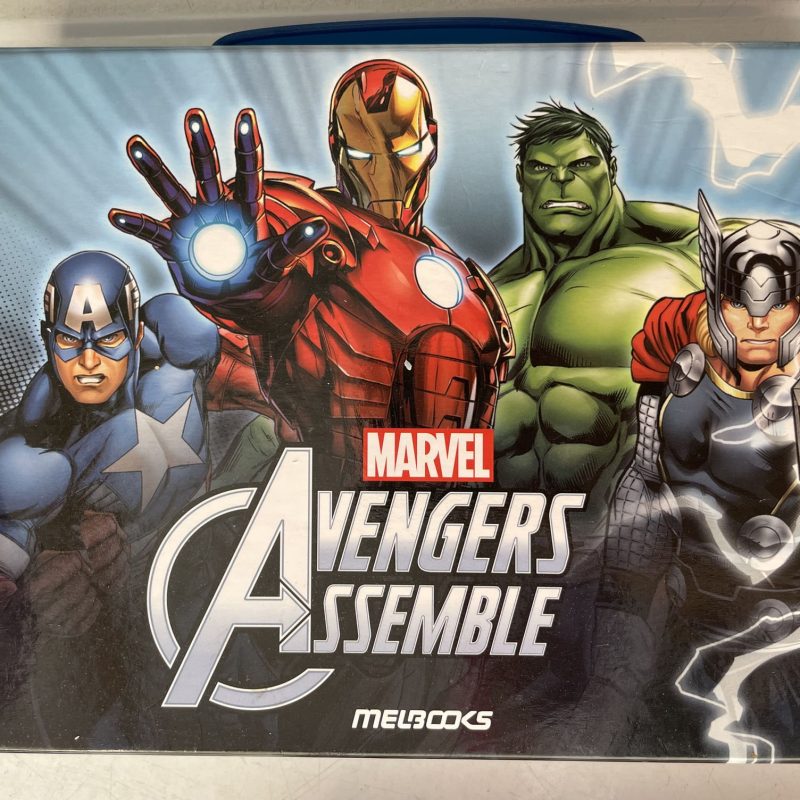 Maleta/box marvel avengers assemble - melbooks - 4 livros