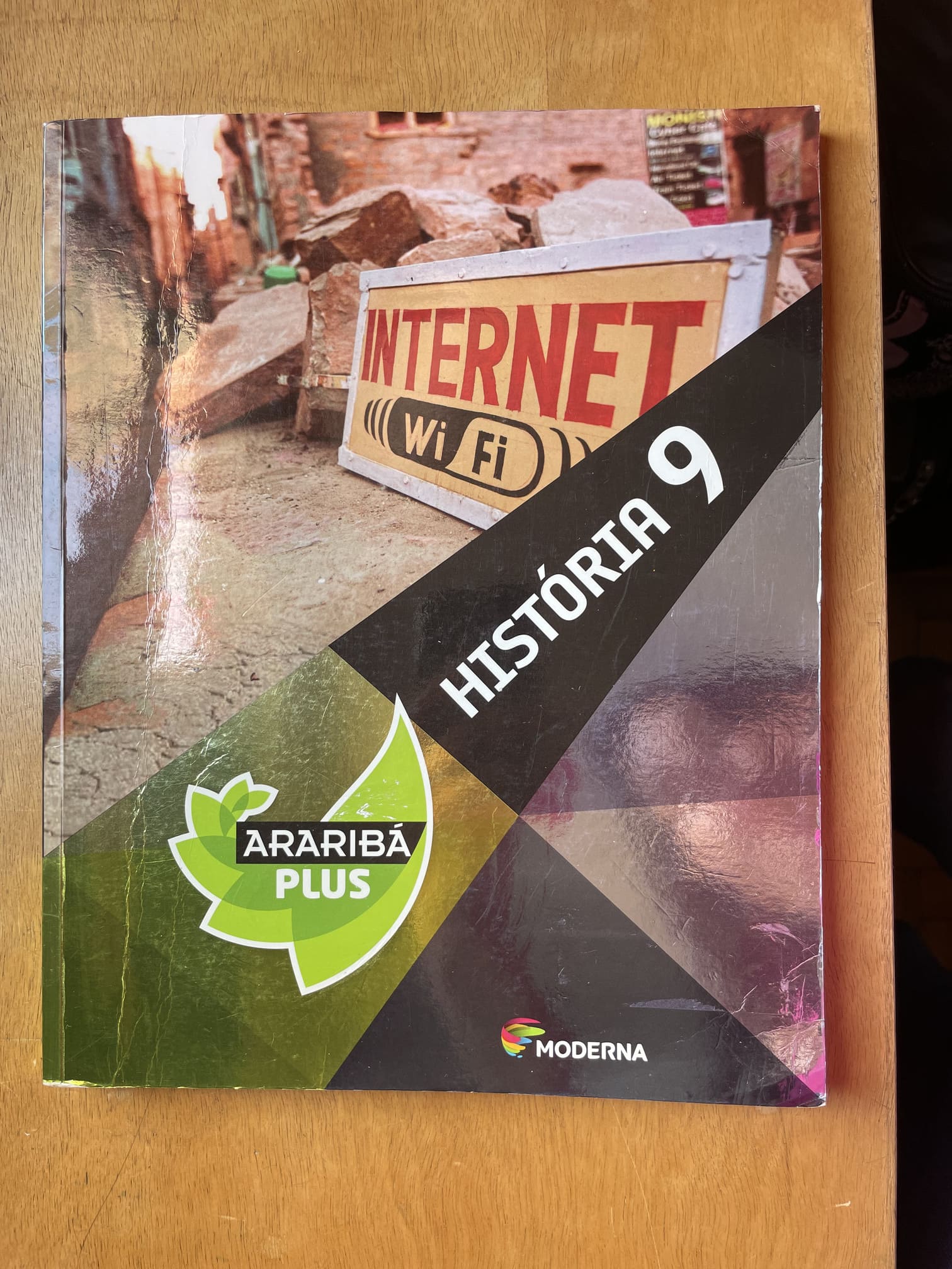 História - Coleção Projeto Araribá Plus - 9o Ano - Moderna